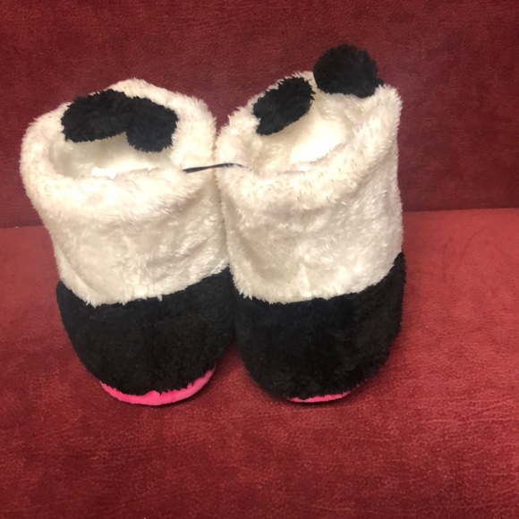 Slippers - Picture 2 of 4